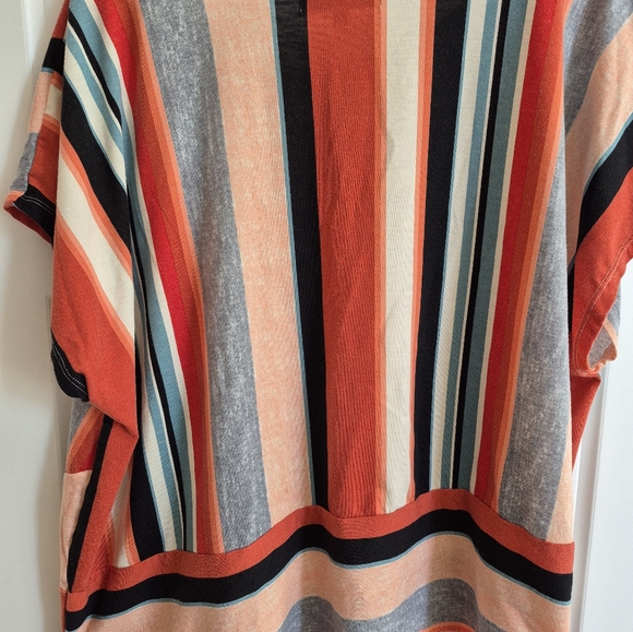 Absolutely Famous Women's Top - Picture 3 of 4